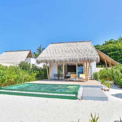 a garden in front of a house