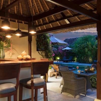Pool Bar