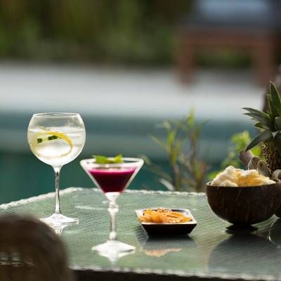 Pool Bar