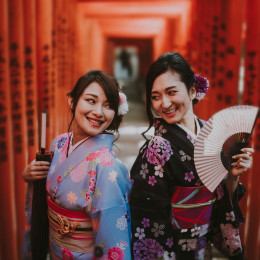 Dress up in traditional kimonos in Tokyo