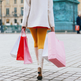 Paris, Young woman shopping place vendome