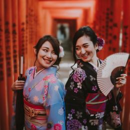 Dress up in traditional kimonos in Tokyo