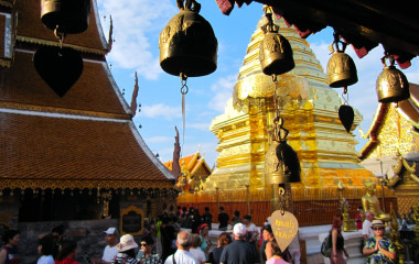 Goldener Tempel Wat Phra That Doi Suthep in Chiang Mai, Thailand
