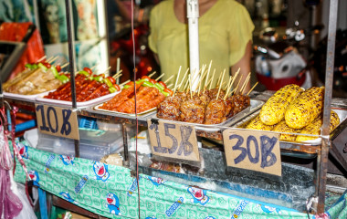 Street-Food-Stand an der Khao-San-Straße in Bangkok