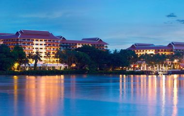 Enchanting Travels - Bangkok Reisen - Anantara Bangkok Riverside Resort - Außenansicht