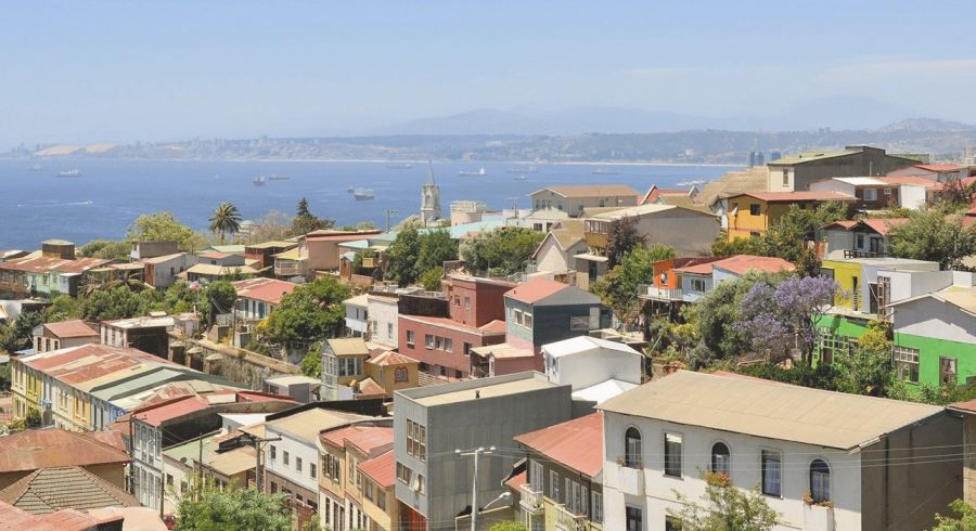 Blick auf Valparaiso und seinen Hafen