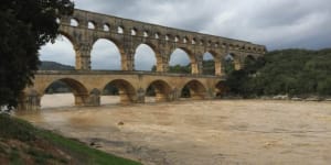 Le pont du gard ce vendredi 1097866 667x333 ma3jiq - Eugenol