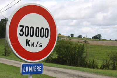 Vitesse lumière onlhwe - Eugenol