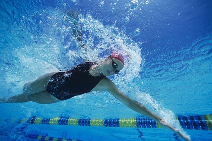 Woman front crawl