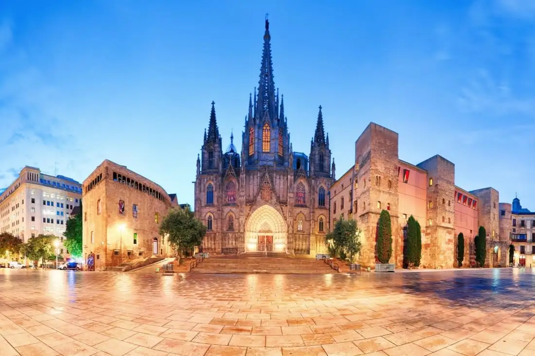 Barcelona Cathedral lit up