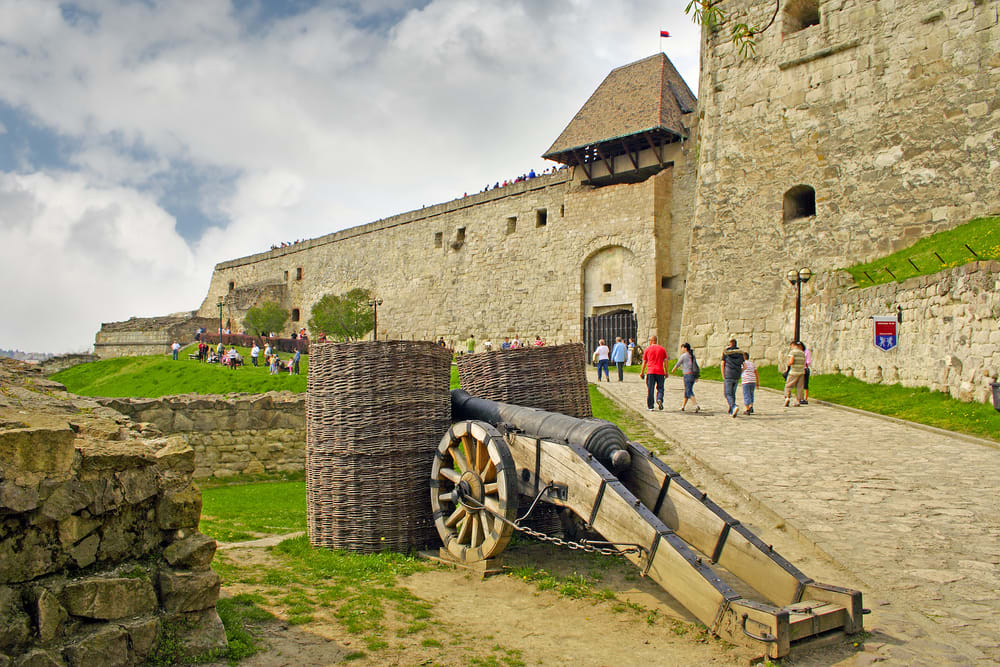 A Canon by a Castle in Eger