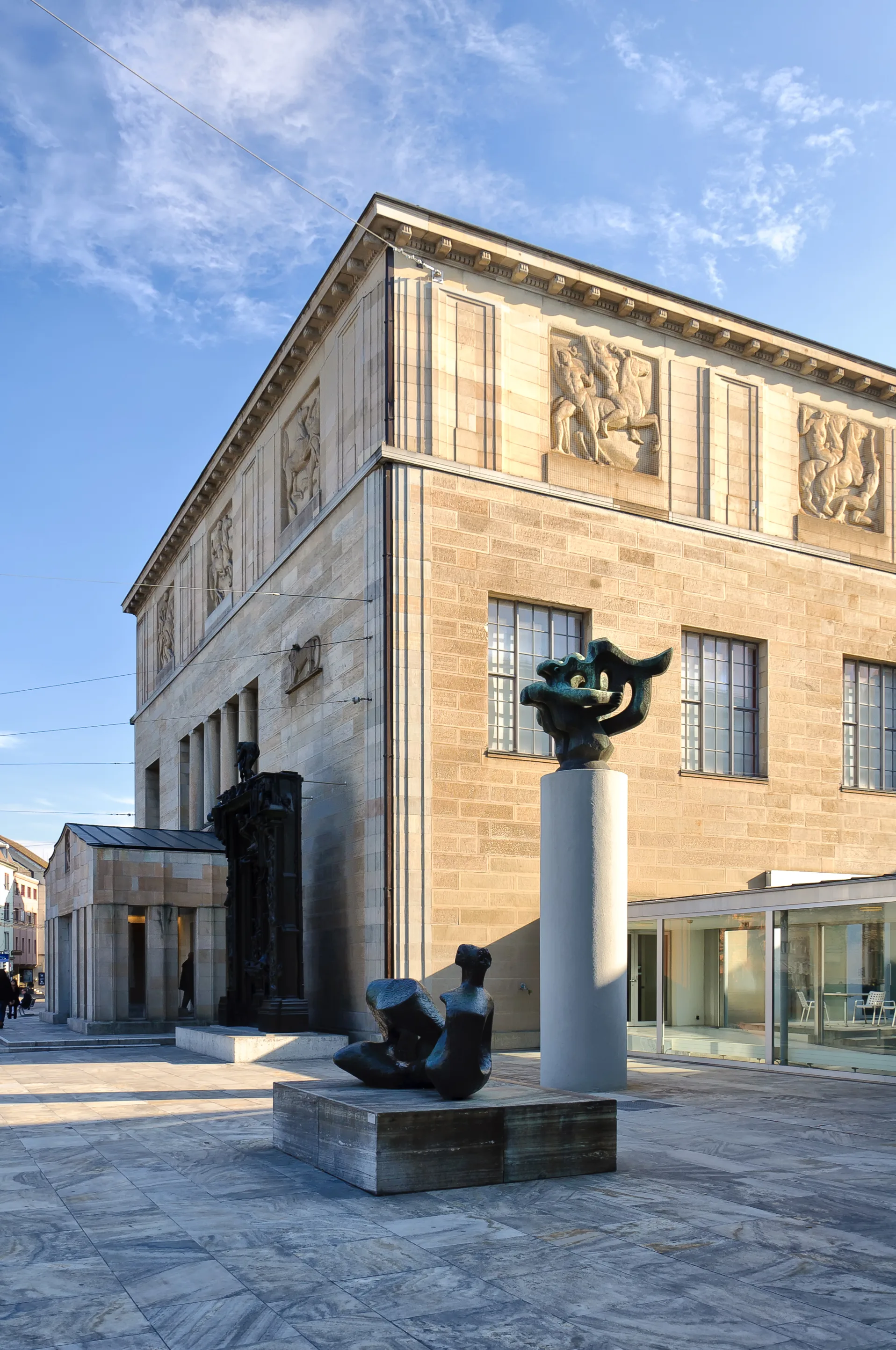  Kunsthaus Zurich Art Musem with Sculptures Out Front