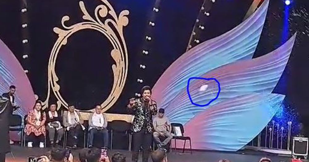 रोमानियामा प्रकाश सपुतमाथि स्टेजमै आक्रमण