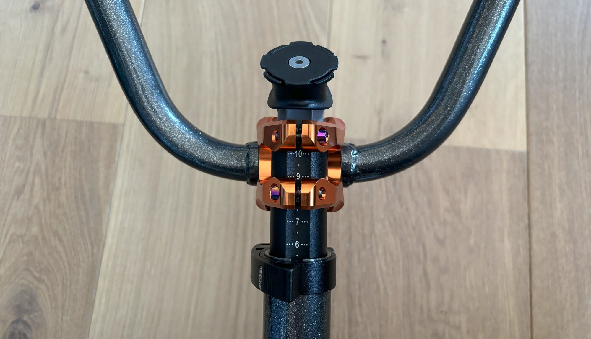 Quadlock connector hidden inside steerer tube (custom 3D print)
