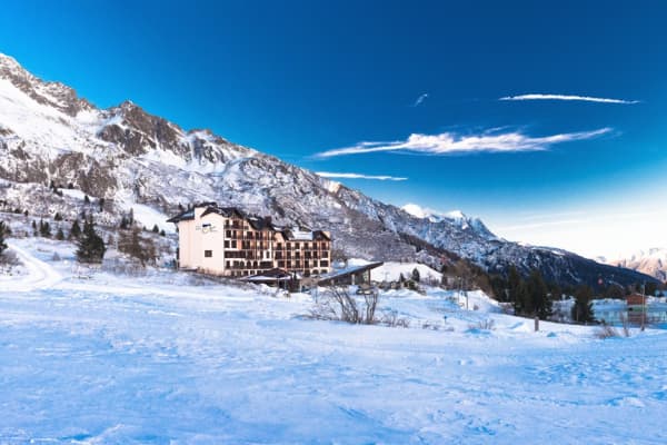 We are Vertigo Ski Trip