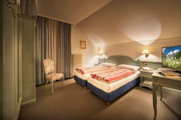 Alpen Village Hotel,Copper Face Jacks Ski Trip