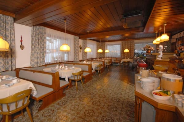 Pension Riedlsperger,Saalbach