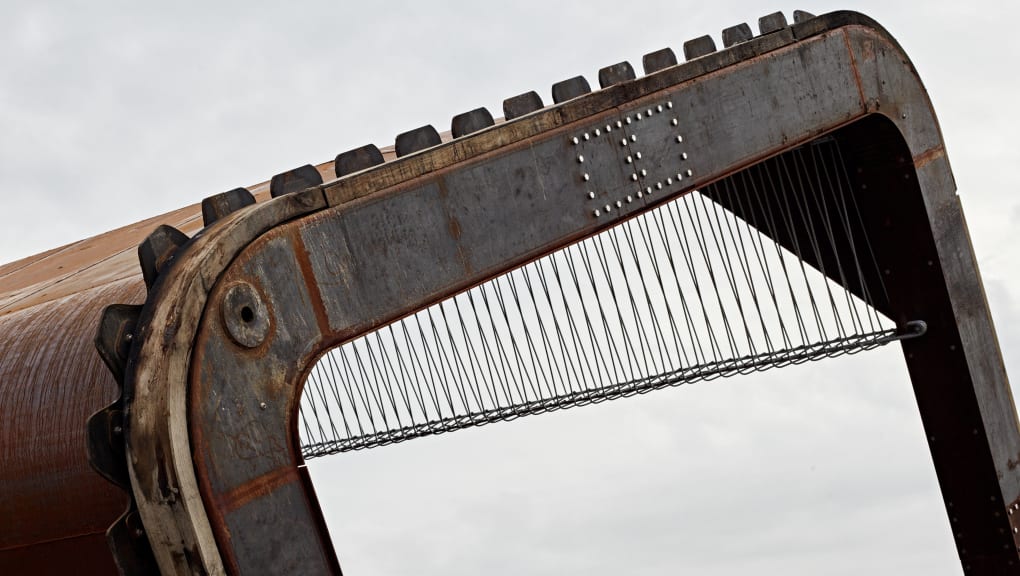 Close up view of bridge frame