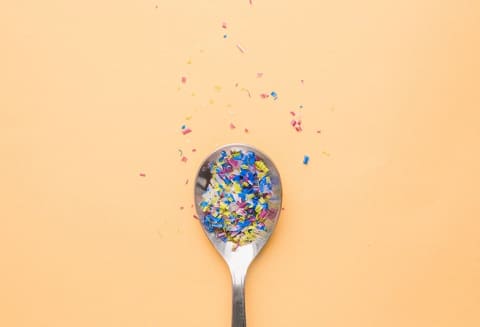 Wie gelangt Mikroplastik in die Lunge?