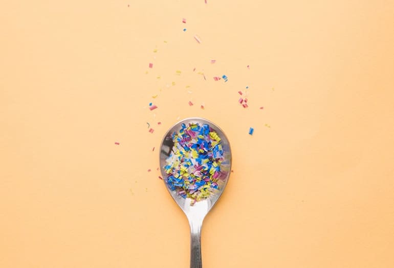 Wie gelangt Mikroplastik in die Lunge?