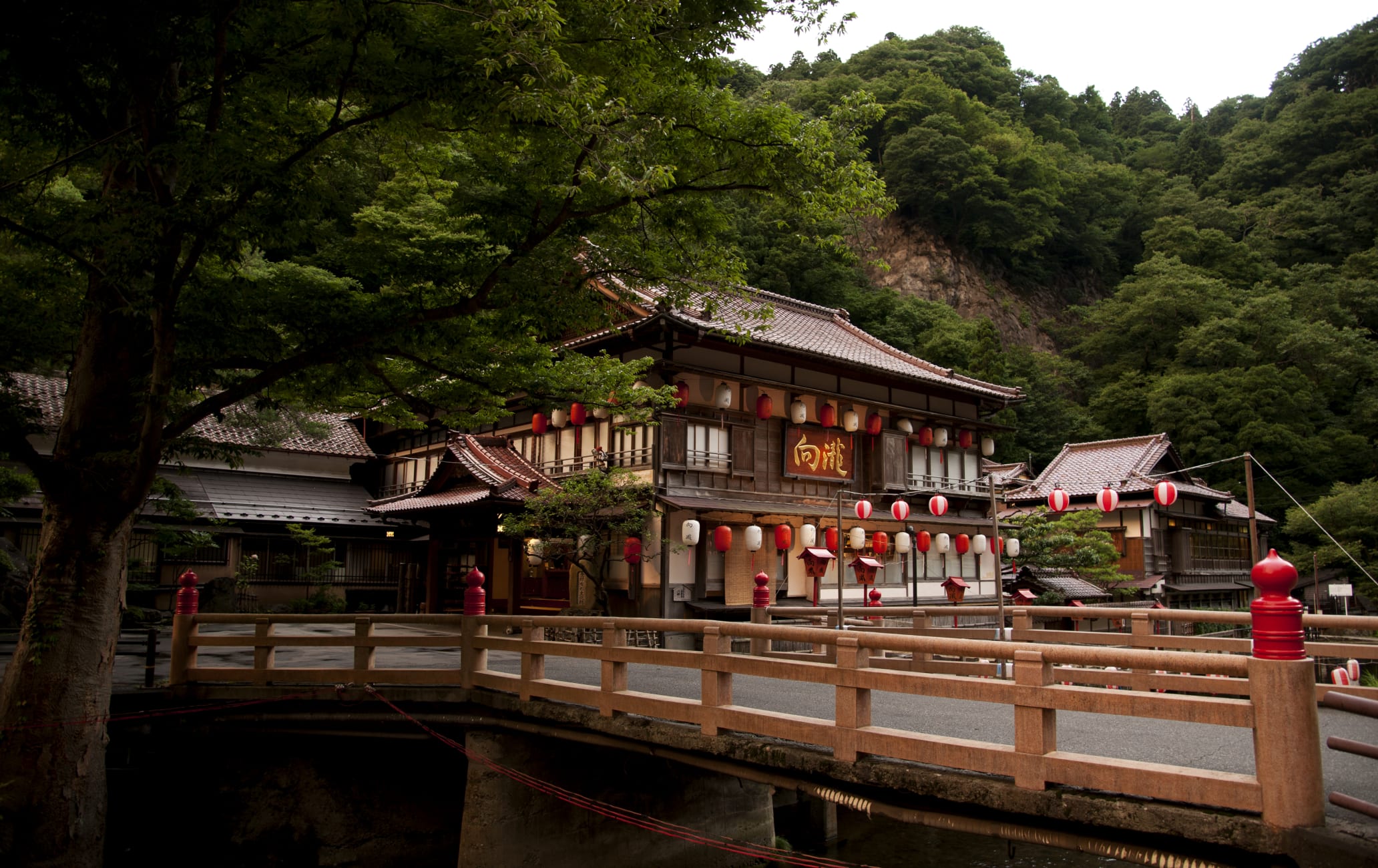 Higashiyama Hot Spring