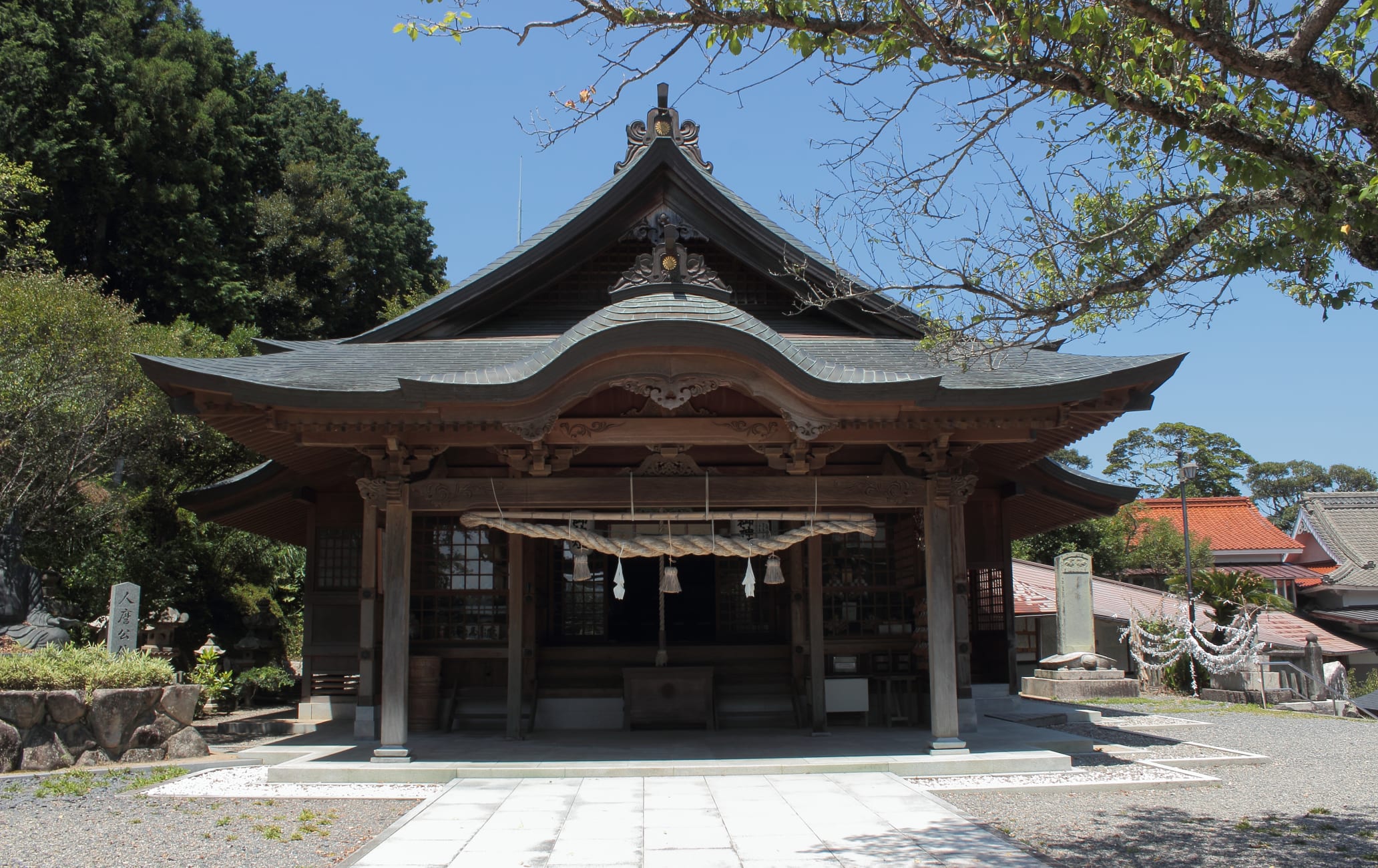 Hitomaro Shrine