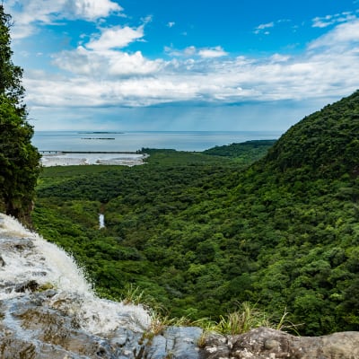 Canoë autour des chutes de Pinaisara