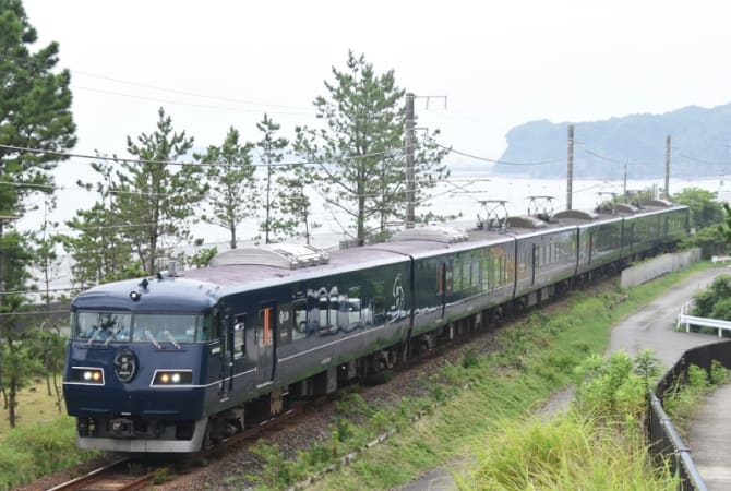 west express ginga train
