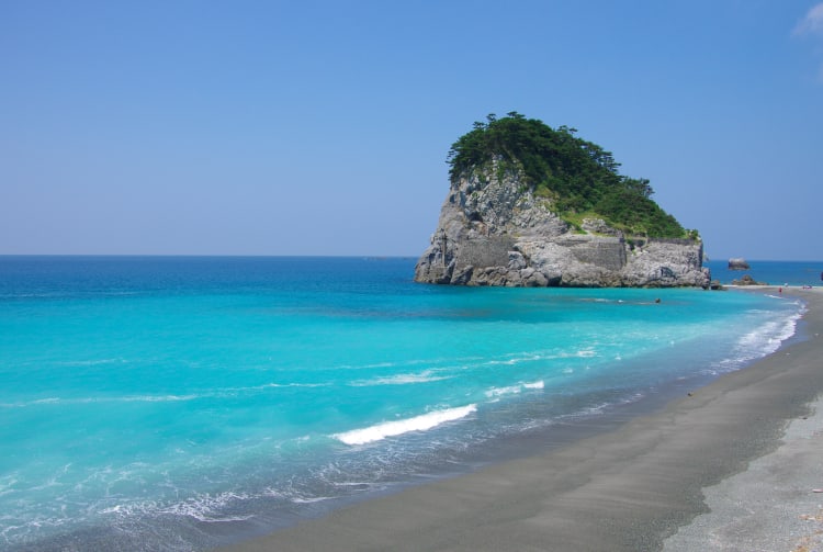 Nii-jima Island