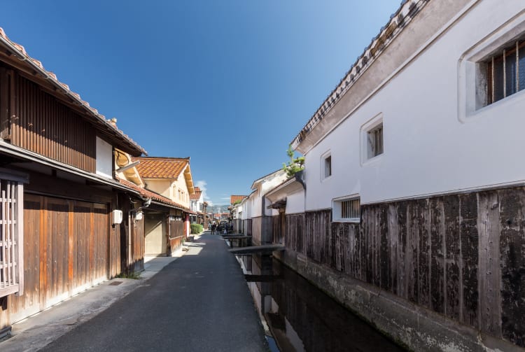 Area of Traditional Warehouses