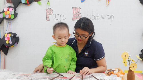 Hô biến những nguyên vật liệu có sẵn thành các bạn mực đáng yêu!