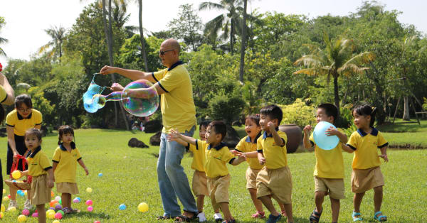 TINY KINGDOM - VƯƠNG QUỐC HẠNH PHÚC CHẮP CÁNH ƯỚC MƠ CON