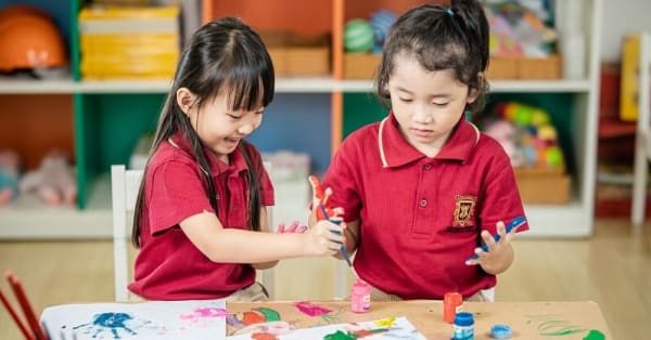 Vì sao ba mẹ cần nhiều thời gian tìm trường mầm non cho con?