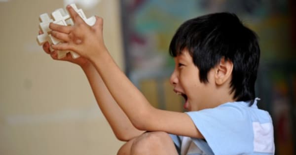 NGUYÊN NHÂN NÀO DẪN ĐẾN HỘI CHỨNG TỰ KỶ