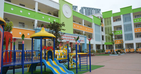 Ba mẹ cần chuẩn bị gì khi muốn cho con học trường mầm non công lập?