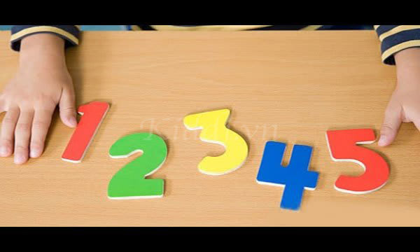 TRẺ SẼ THÔNG MINH HƠN NẾU BỐ MẸ ÁP DỤNG NHỮNG VIỆC NÀY TỪ 6 THÁNG TUỔI