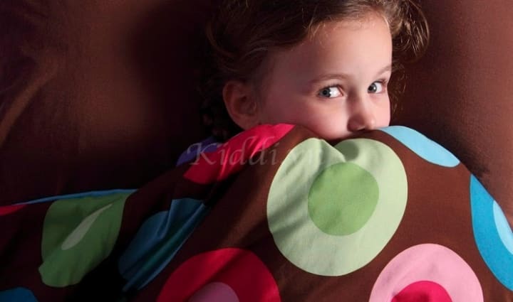 Vì sao trẻ thường hay khóc đêm?