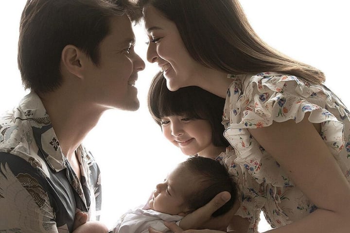Cha mẹ nên làm gì khi trẻ có thêm em