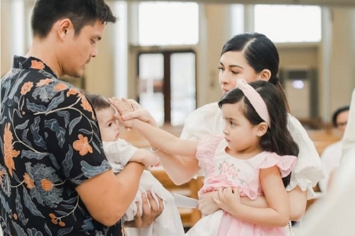 Cha mẹ nên làm gì khi trẻ có thêm em