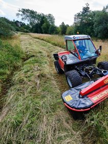 Plain Mowers - VICON EXTRA 324F ALPIN - FRONT MOUNTED ALPINE DISC MOWER, made for mountain regions and hilly conditions with its stable gravity point and excellent visibility