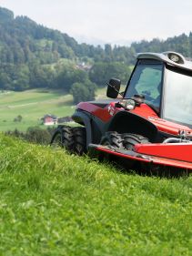 Plain Mowers - VICON EXTRA 324F ALPIN - FRONT MOUNTED ALPINE DISC MOWER, made for mountain regions and hilly conditions with its stable gravity point and excellent visibility