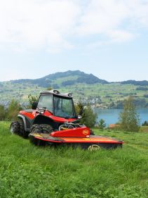 Plain Mowers - VICON EXTRA 328F - 332F - FRONT MOUNTED DISC MOWER, with its responsive headstock makes it easy to use