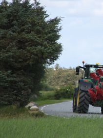 Kverneland 2300 S compact above ground, dragged by tractor