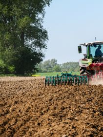 Kverneland Packomat, perfect seedbed while ploughing, kvernelands unique steel provides light and robust implement