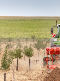 Kverneland Packomat, perfect seedbed while ploughing, kvernelands unique steel provides light and robust implement