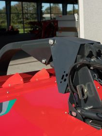 Mower Conditioners - Kverneland 53100 BX, QuattroLink suspension, hydraulic adjustment, BX belt solution and butterfly mower combination