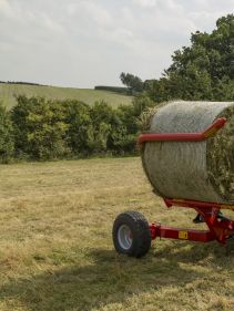 Round Bale Wrappers - Kverneland 7730, made for smaller tractors but still fully atuomatic