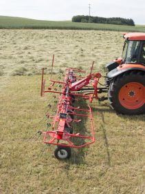 Kverneland 8460 - 8480, compact tedders for hay making