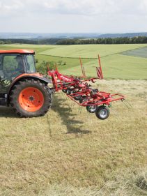 Kverneland 8460 - 8480, compact tedders for hay making