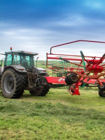 Four rotor rakes - Kverneland 95130 C - 95130 C, provides optimal Headland Management